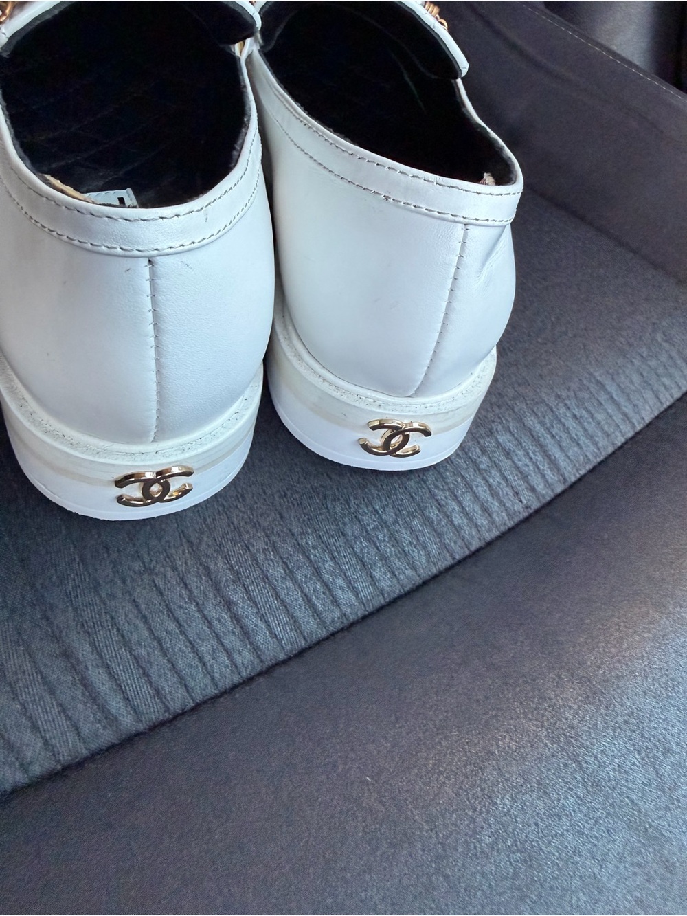 CHANEL White Quilted Leather Loafers with Gold CC Chain&Pearl Trim
Like new. - Picture 4 of 15